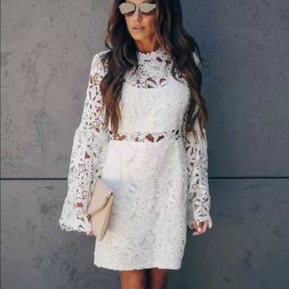 Vici Dresses & Skirts - 🎉HP🎉! White Vici Dress